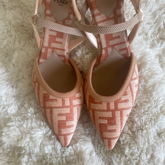New never worn Fendi heels - Picture 4 of 11